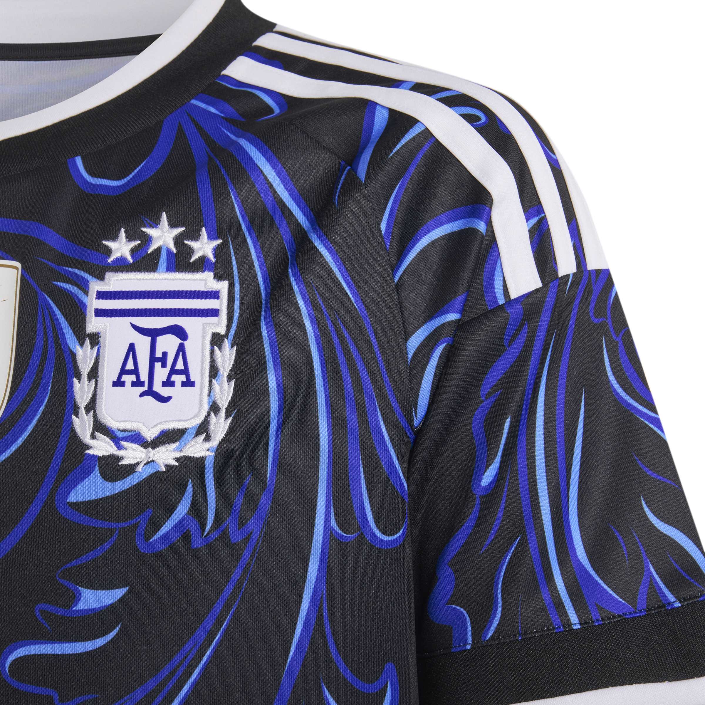 Argentina 26 Away Messi Football Shirt Jnr - Image 5