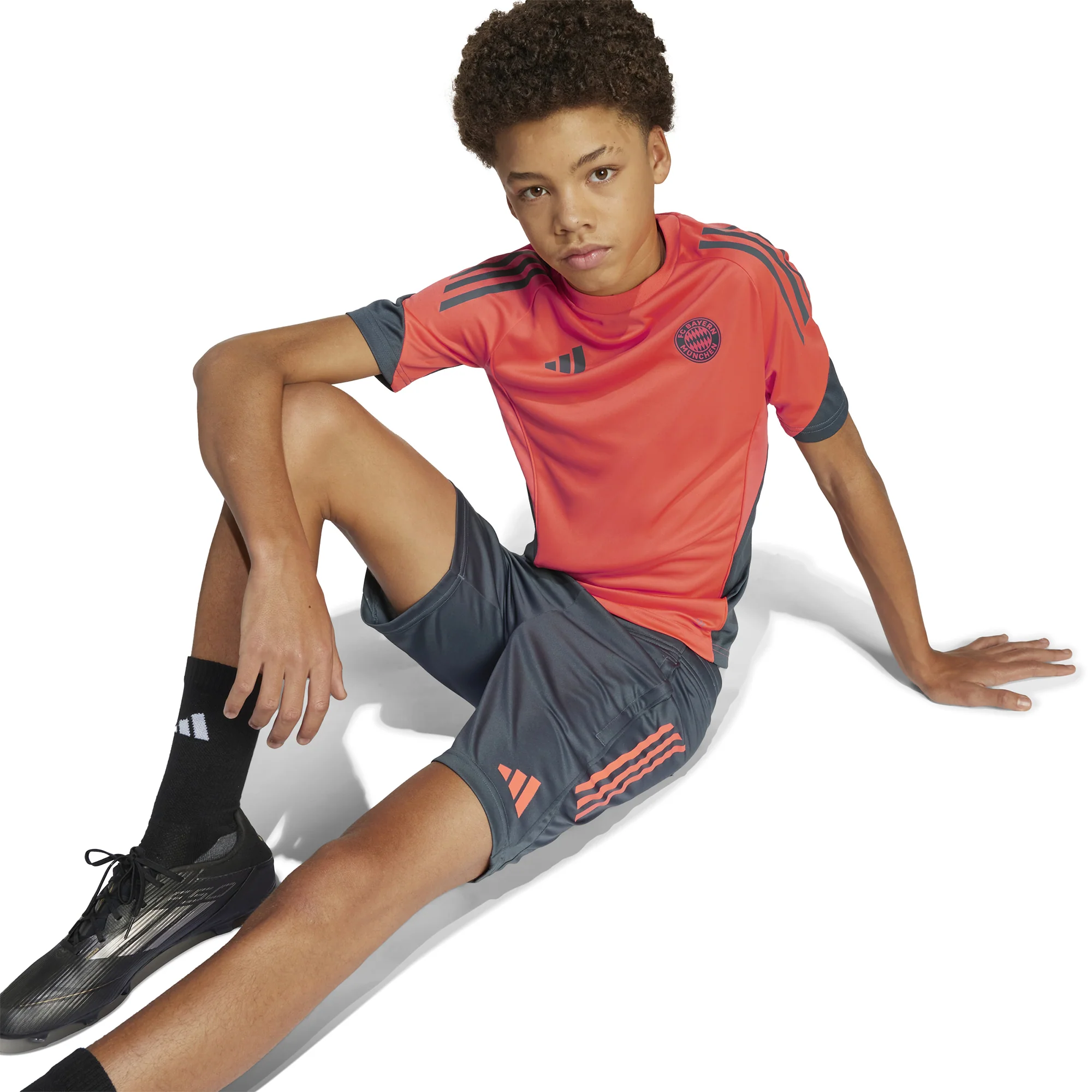 Bayern Munich 25/26 Training Football Jersey Jnr - Image 4