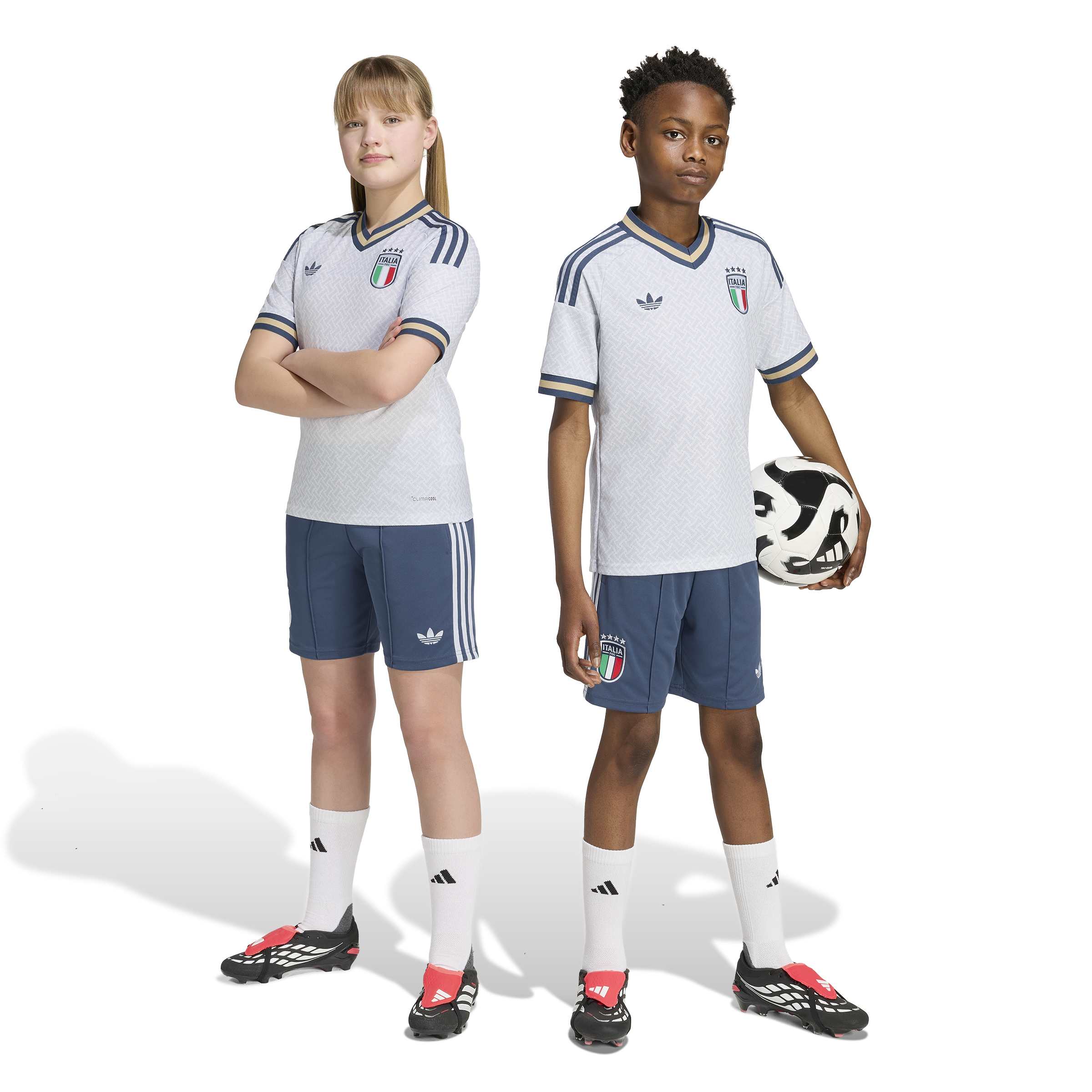 Italy 26 Away Football Shorts Jnr - Image 2