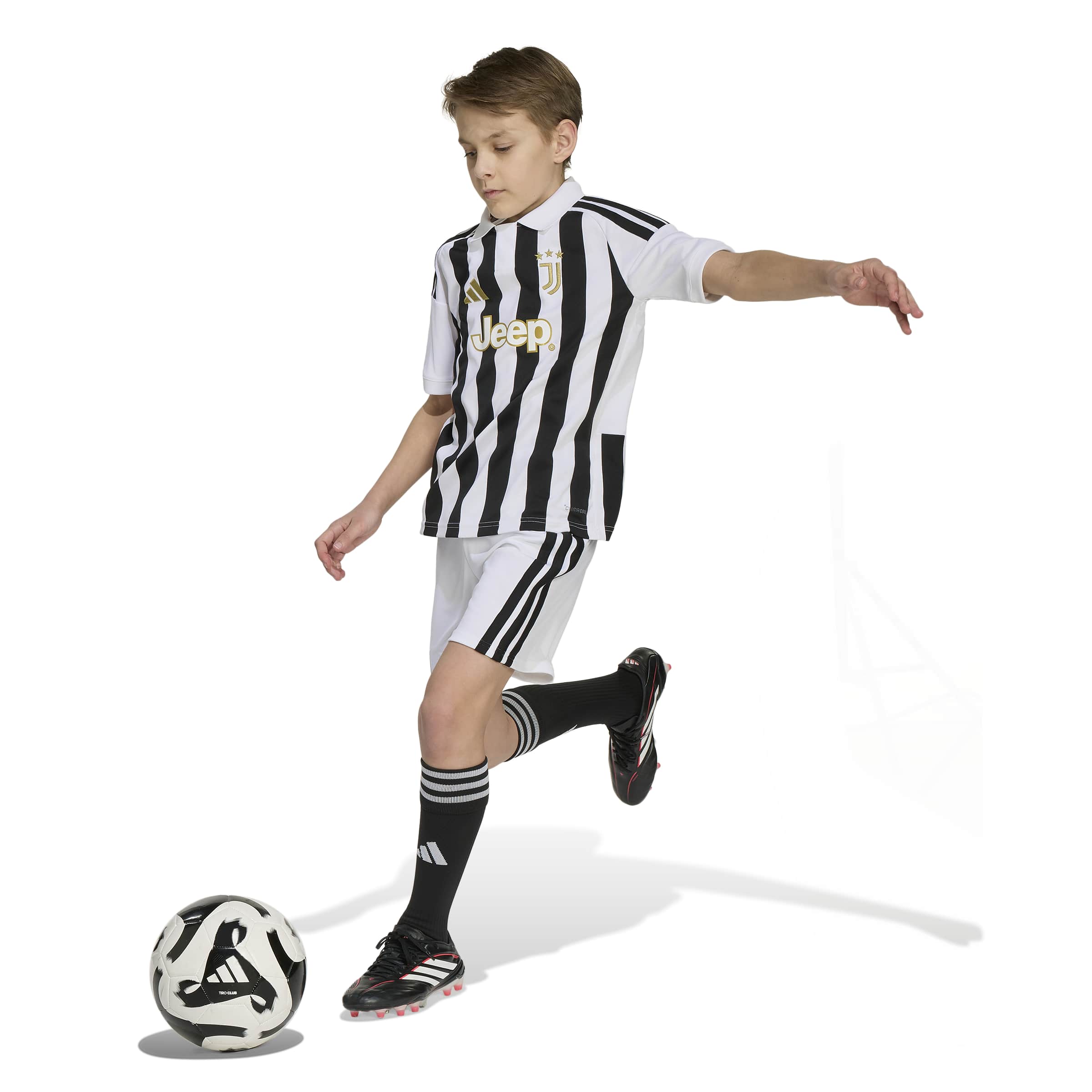 Juventus 26/27 Home Football Shirt Jnr - Image 4