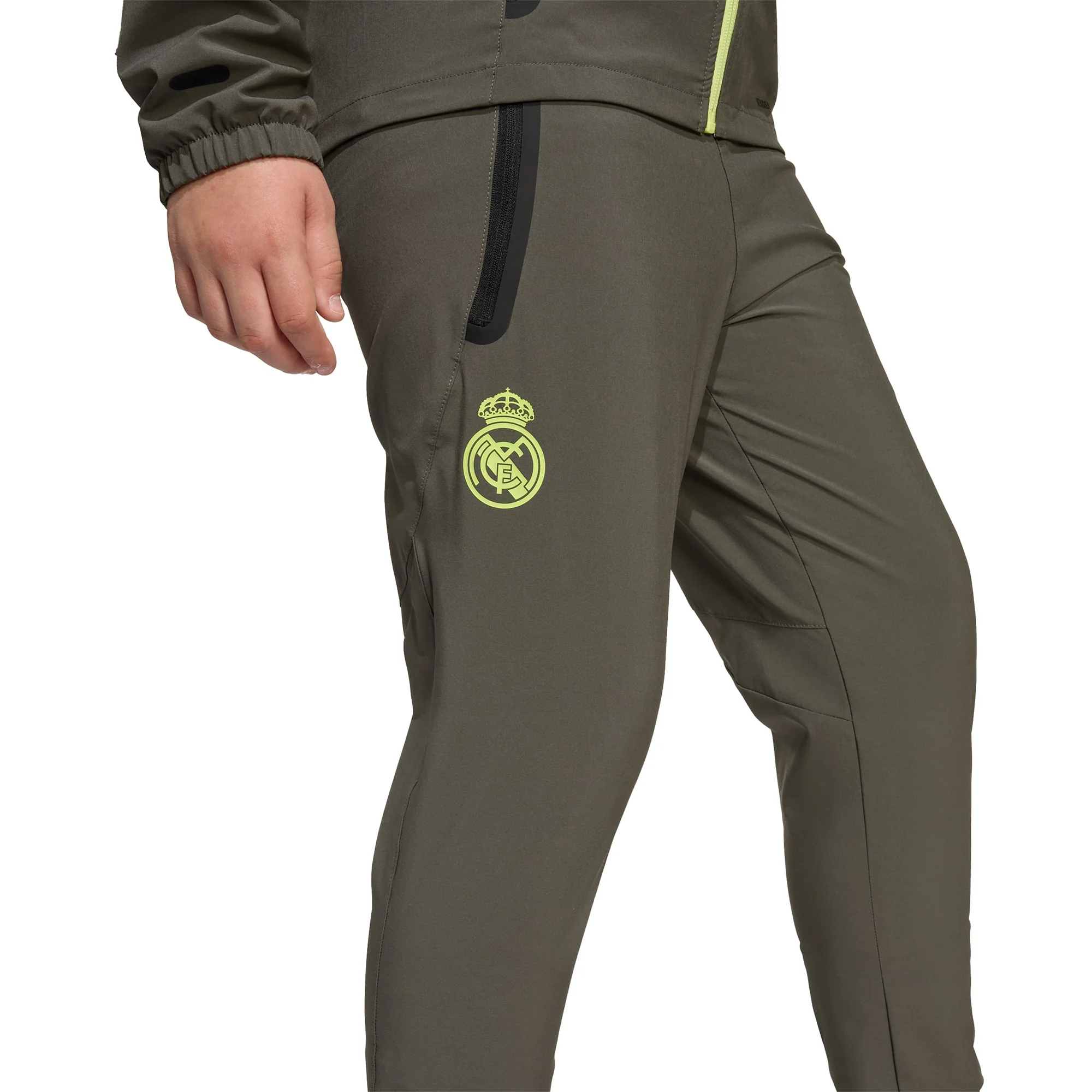 Real Madrid 25/26 Football Travel Pants Jnr - Image 3