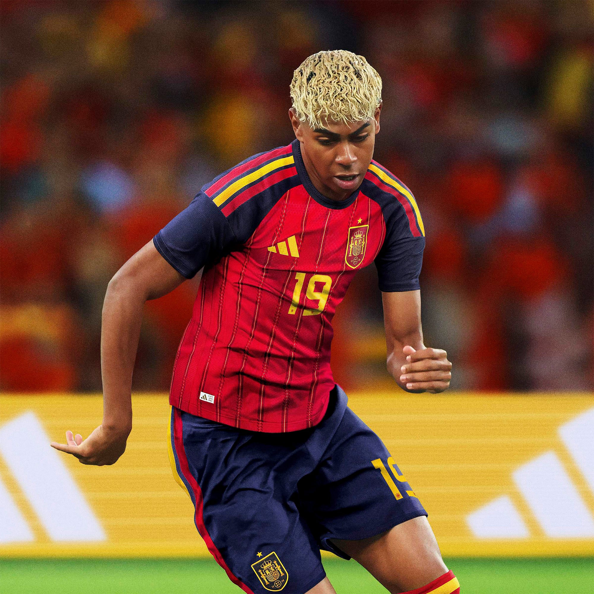 Spain 26 Home Authentic Football Shirt - Image 15