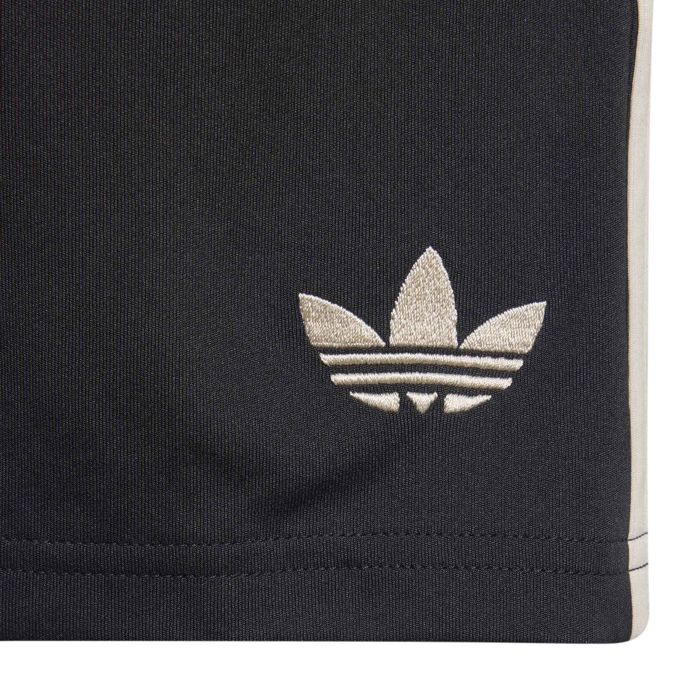 Bayern Munich 25/26 3rd Football Shorts Jnr - Image 4