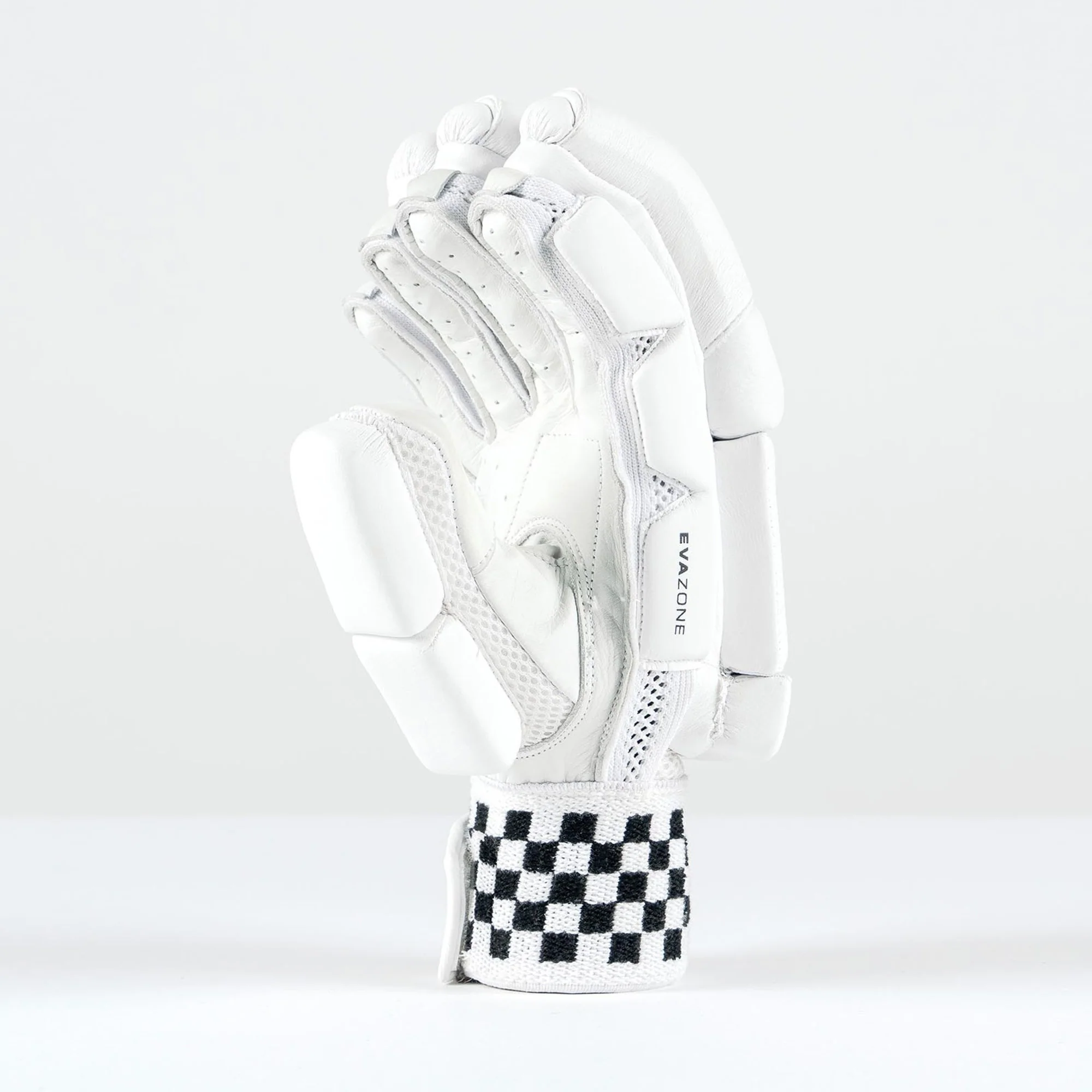 Classic Ultimate 500 Cricket Gloves - Image 5