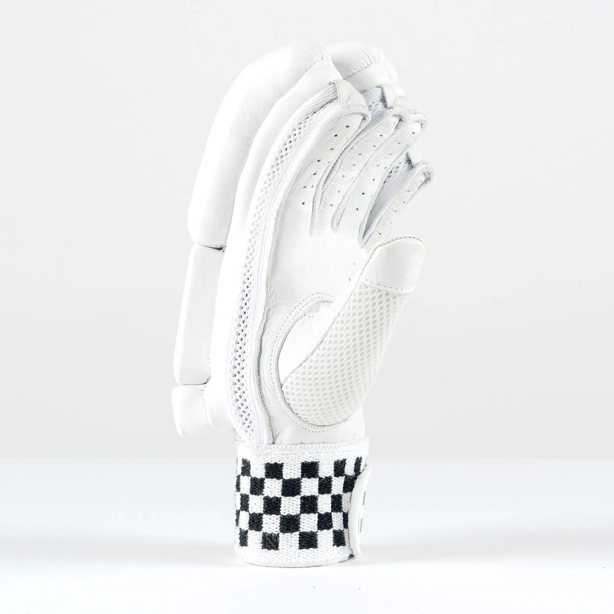 Classic Ultimate 500 Cricket Gloves - Image 9
