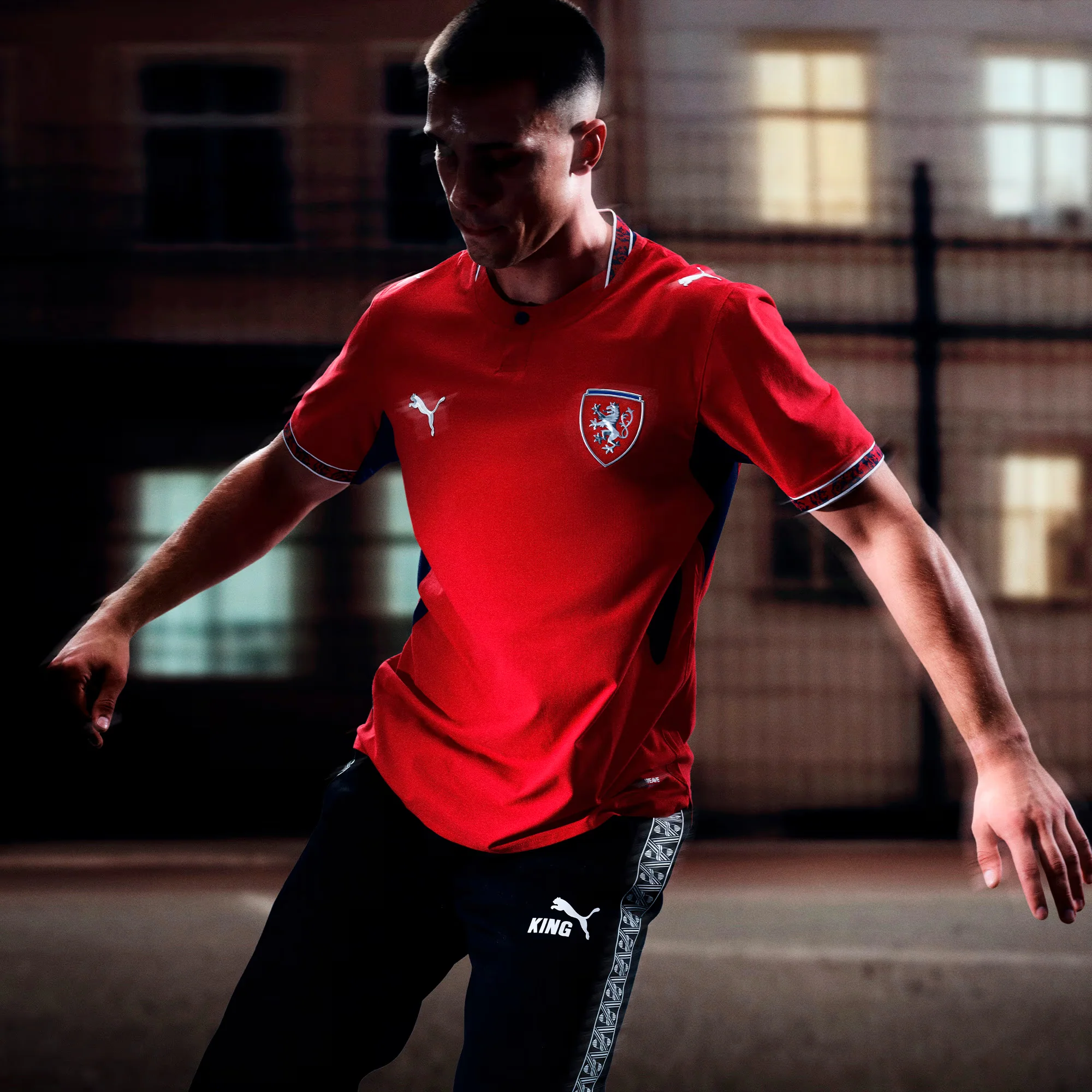 Czech Republic 26 Home Football Shirt - Image 9
