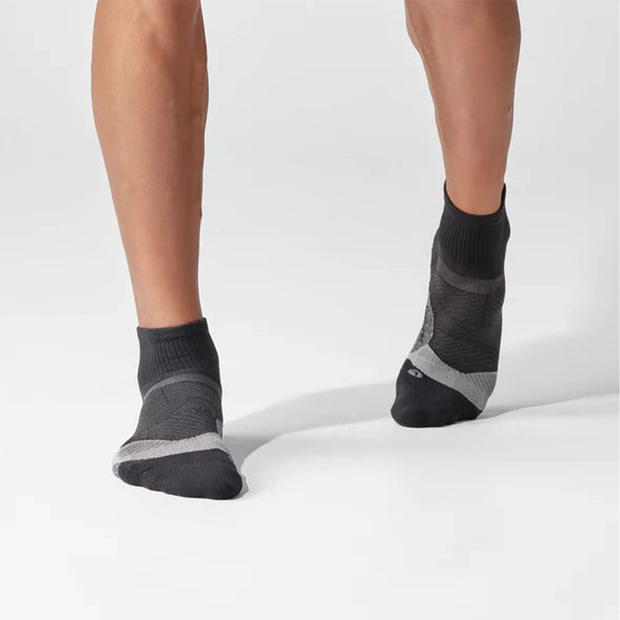 Elite Light Cushion Quarter Running Socks - Image 3