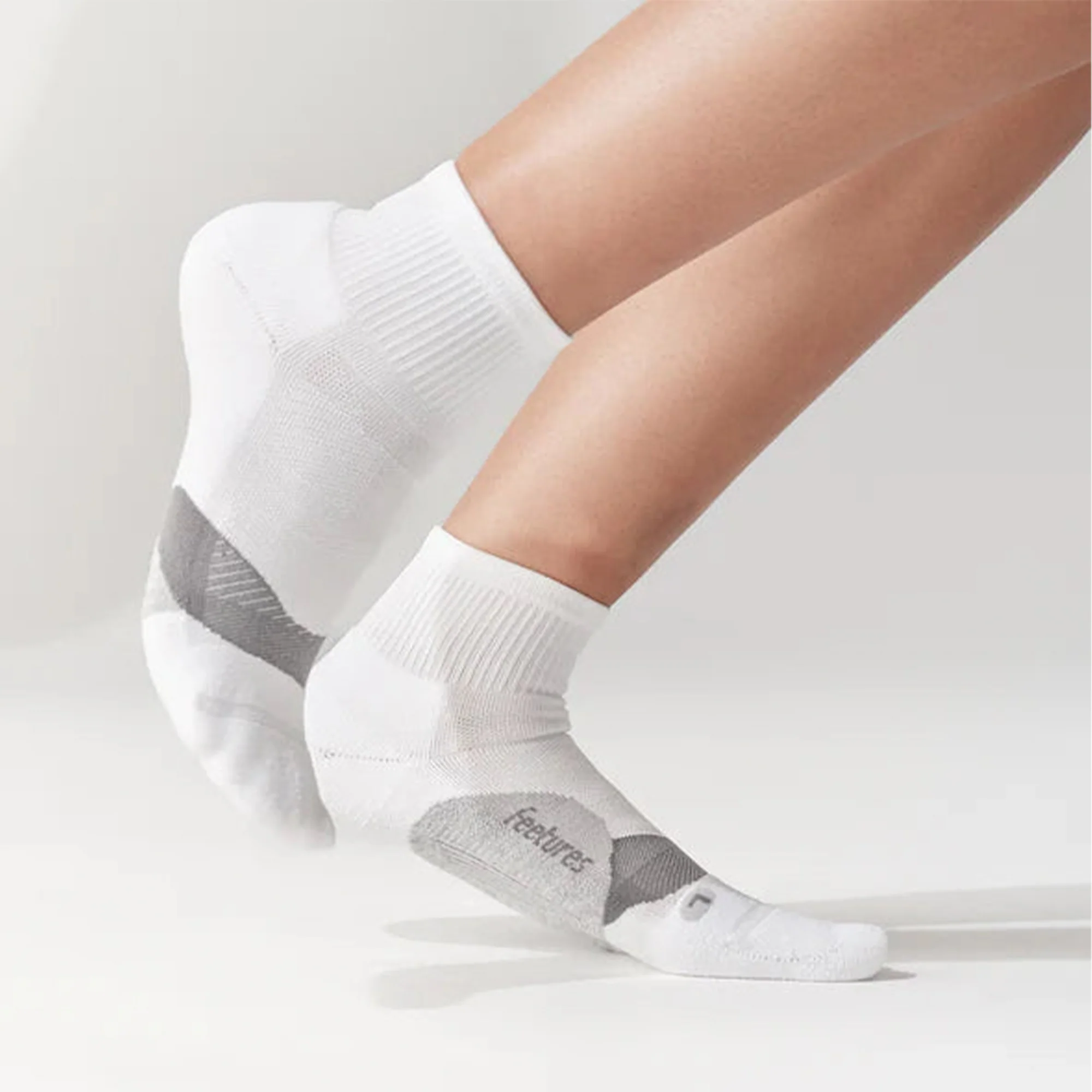 Elite Light Cushion Quarter Running Socks - Image 3