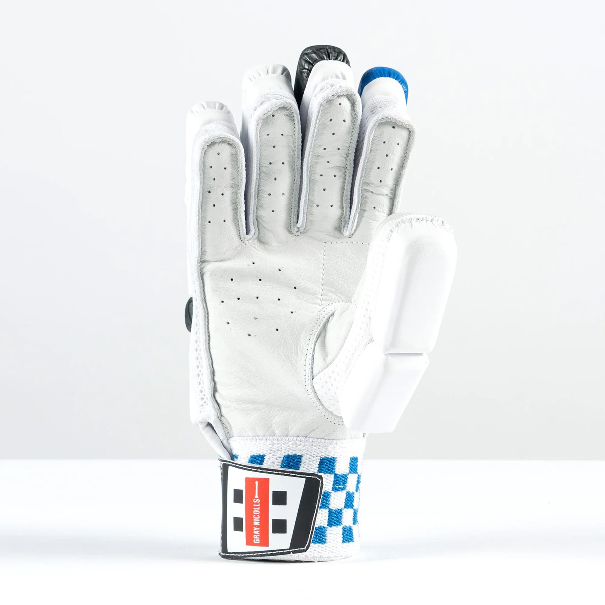 GN200X Cricket Gloves - Image 3