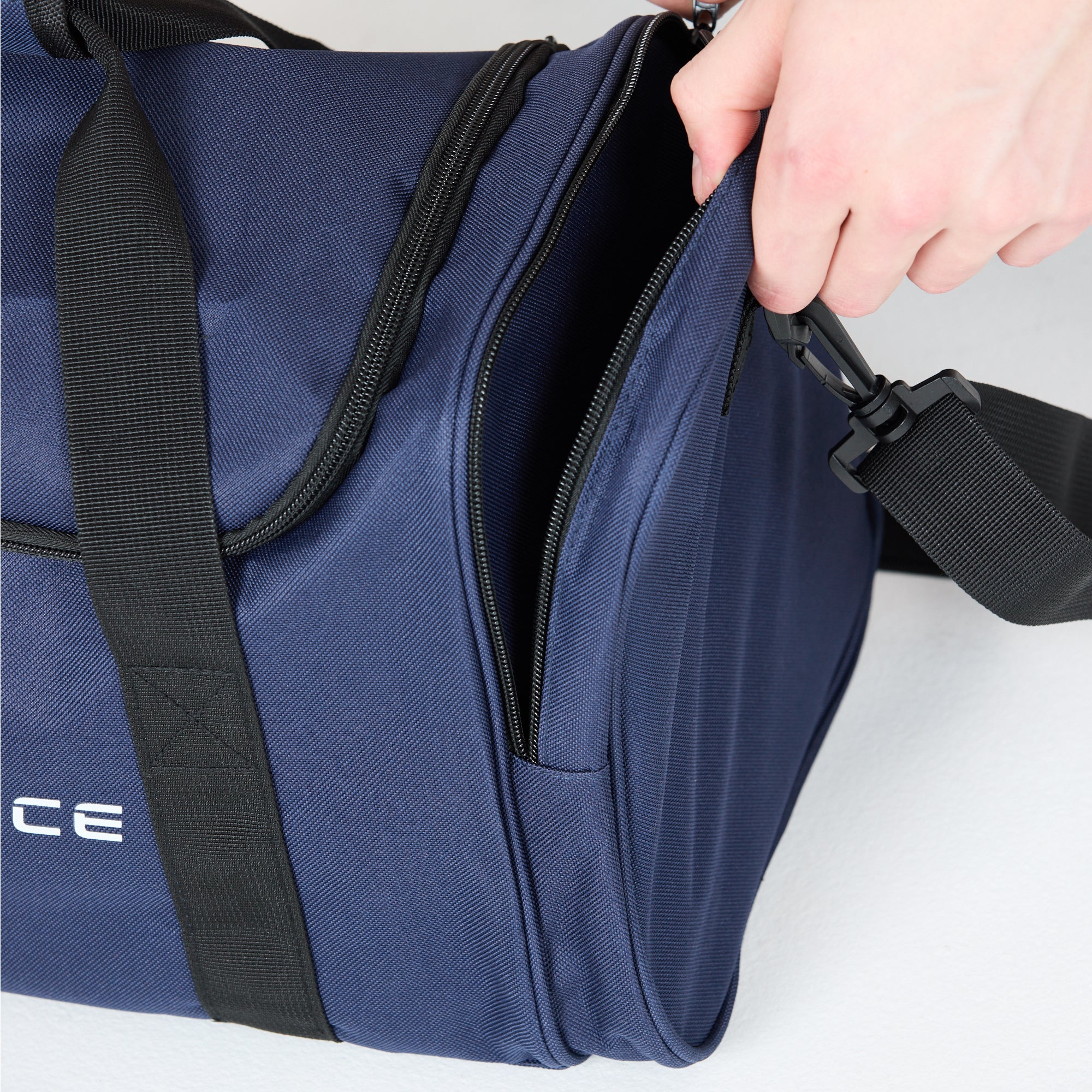 Lanakila 20L Sports Bag - Image 9