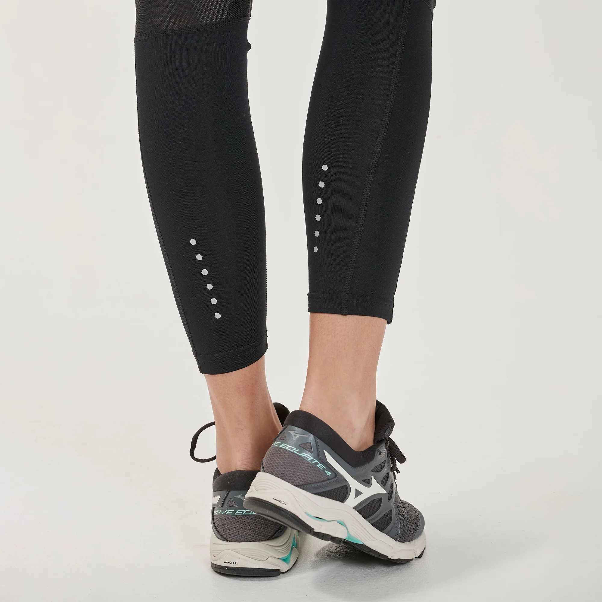 Women's Mahana Windblock Run Tights - Image 3