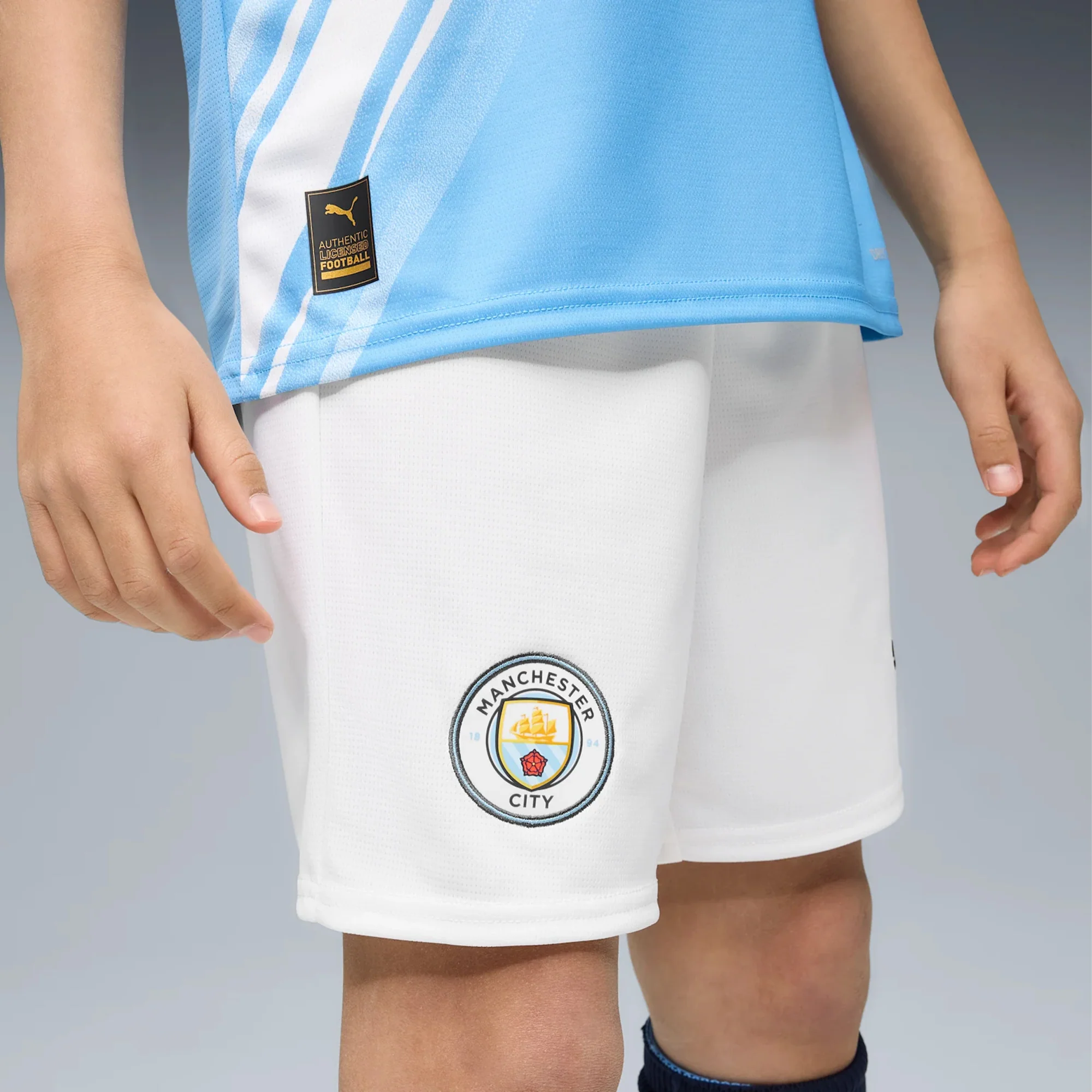 Man City 25/26 Home Football Shorts Jnr - Image 4