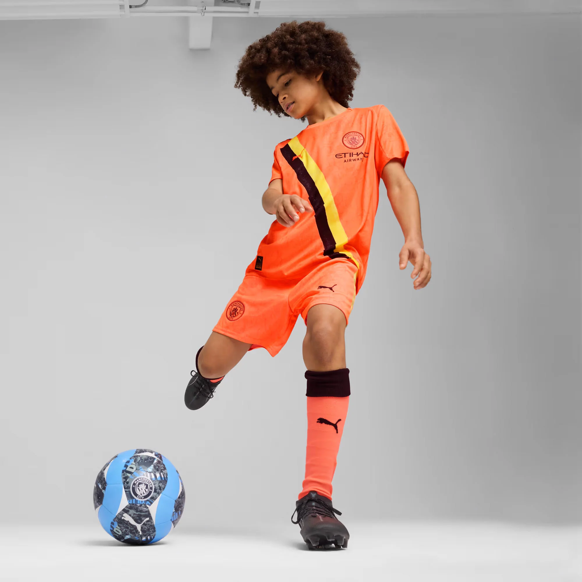 Man City KS Club World Cup 25 GK Football Shorts Jnr - Image 2