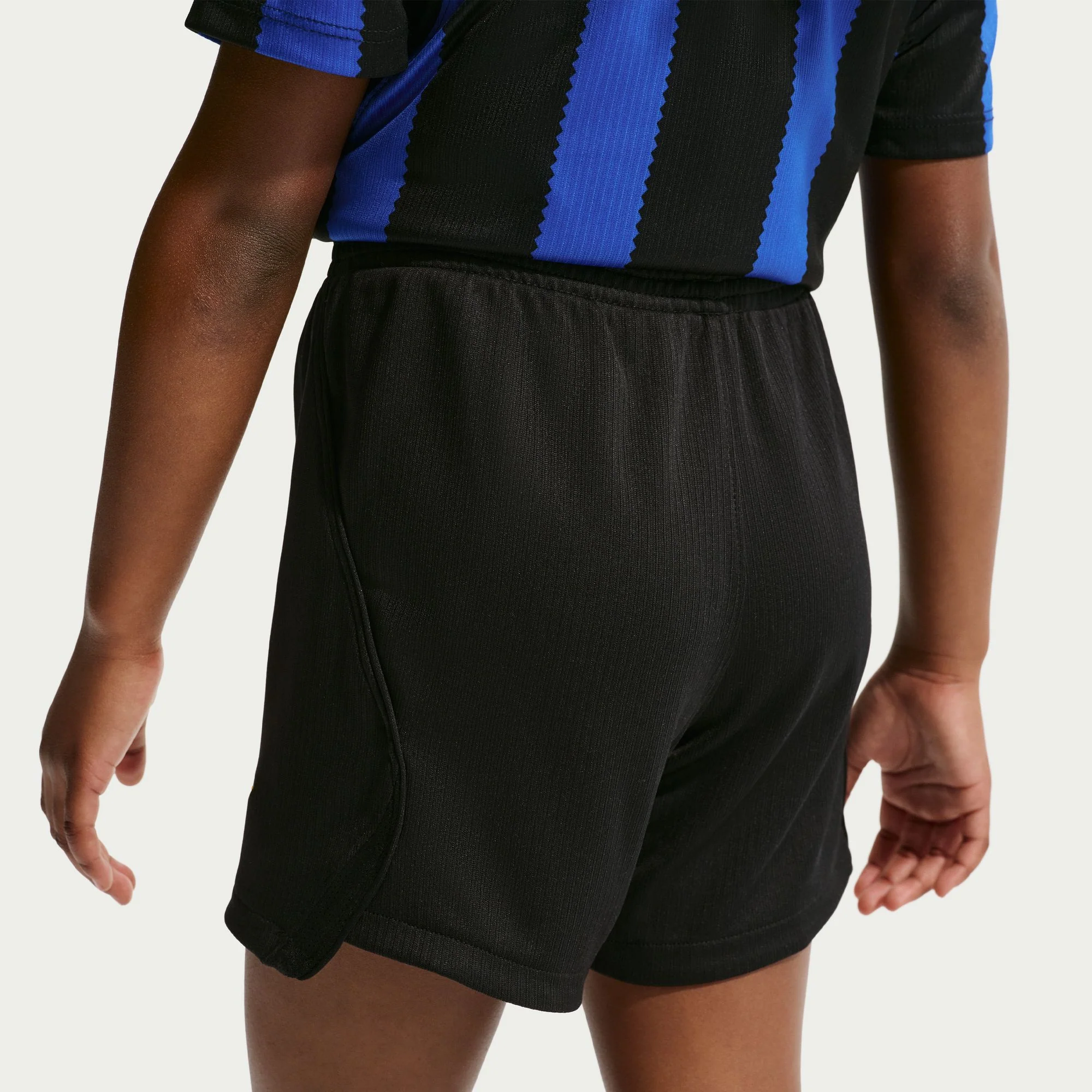 Inter Milan 26/27 Home Little Kids Football Kit - Image 7