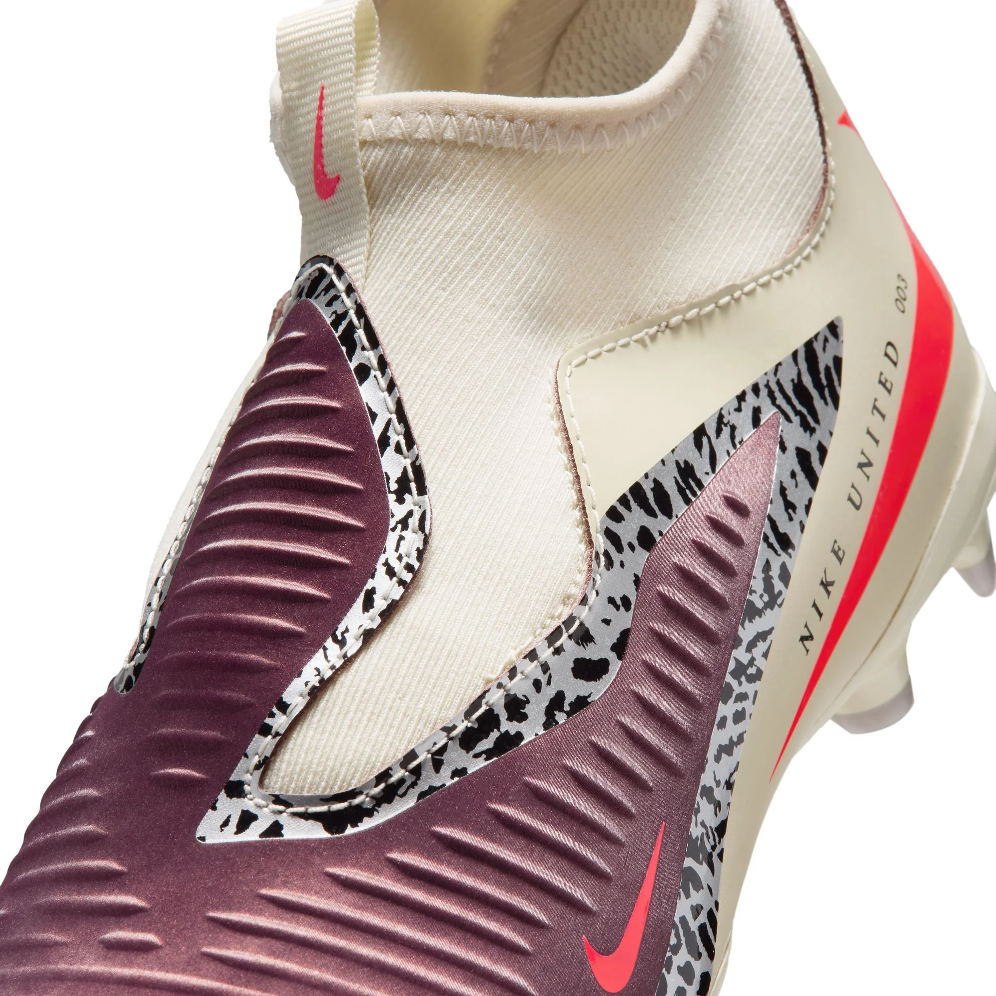 Nike United Phantom 6 High Academy MG Jnr Football Boots - Image 8