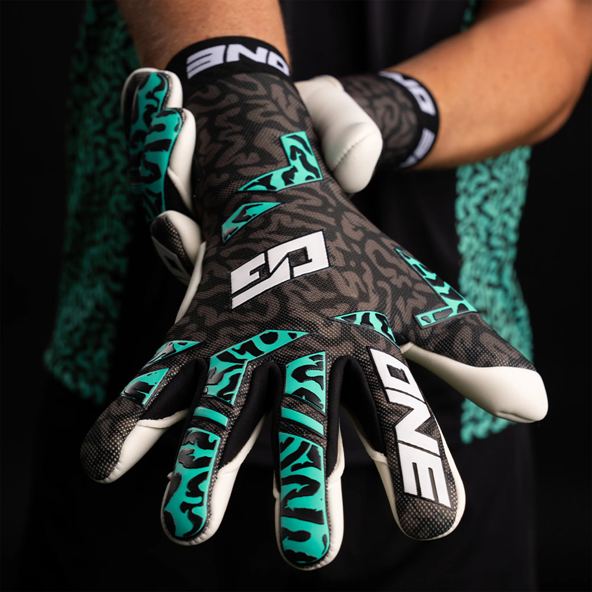 OG1 - Mentality Monster Hyla SL Cut Jnr GK Gloves - Image 16