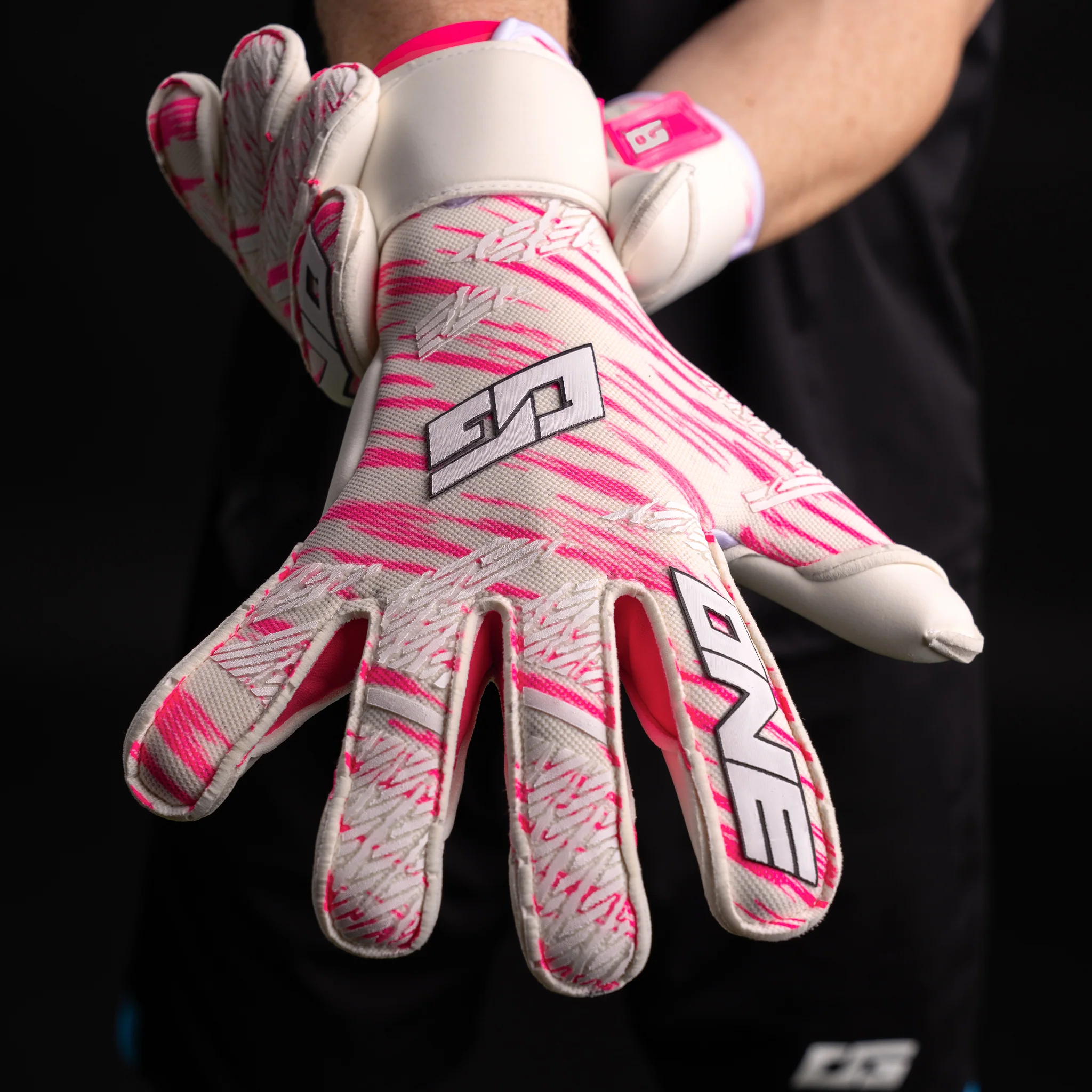 OG1 - Amped Hyla Cut Jnr GK Gloves - Image 2