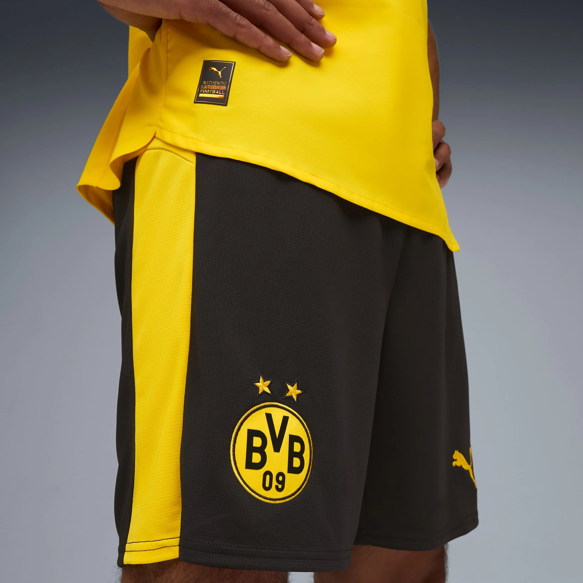 Borussia Dortmund 25/26 Home Football Shorts - Image 4