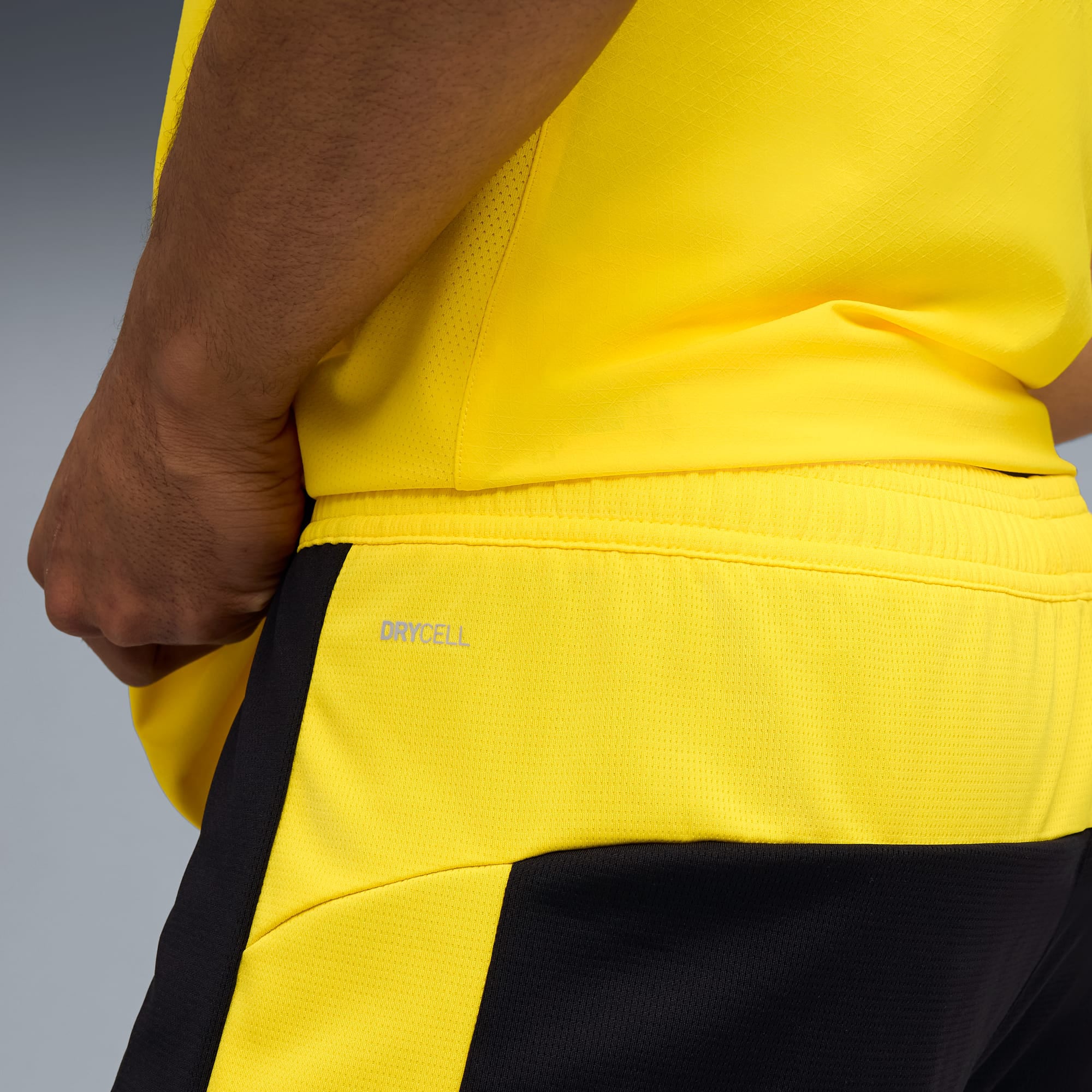 Borussia Dortmund 25/26 Home Football Shorts - Image 5