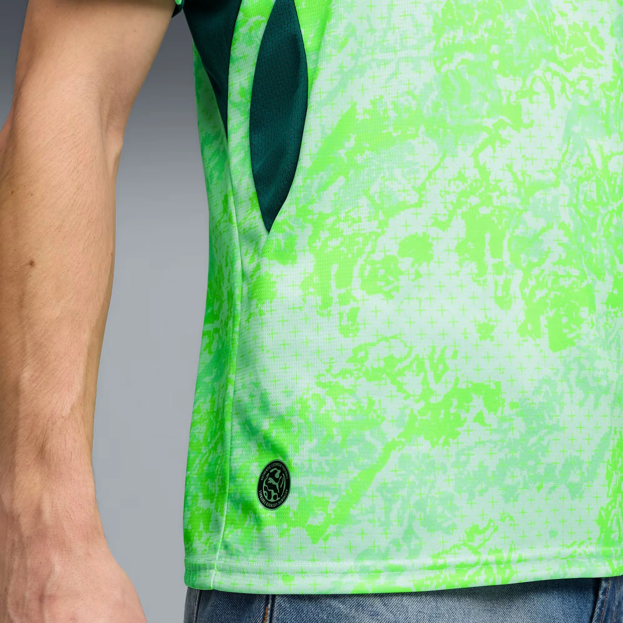 Switzerland 26 Away Football Shirt - Image 3