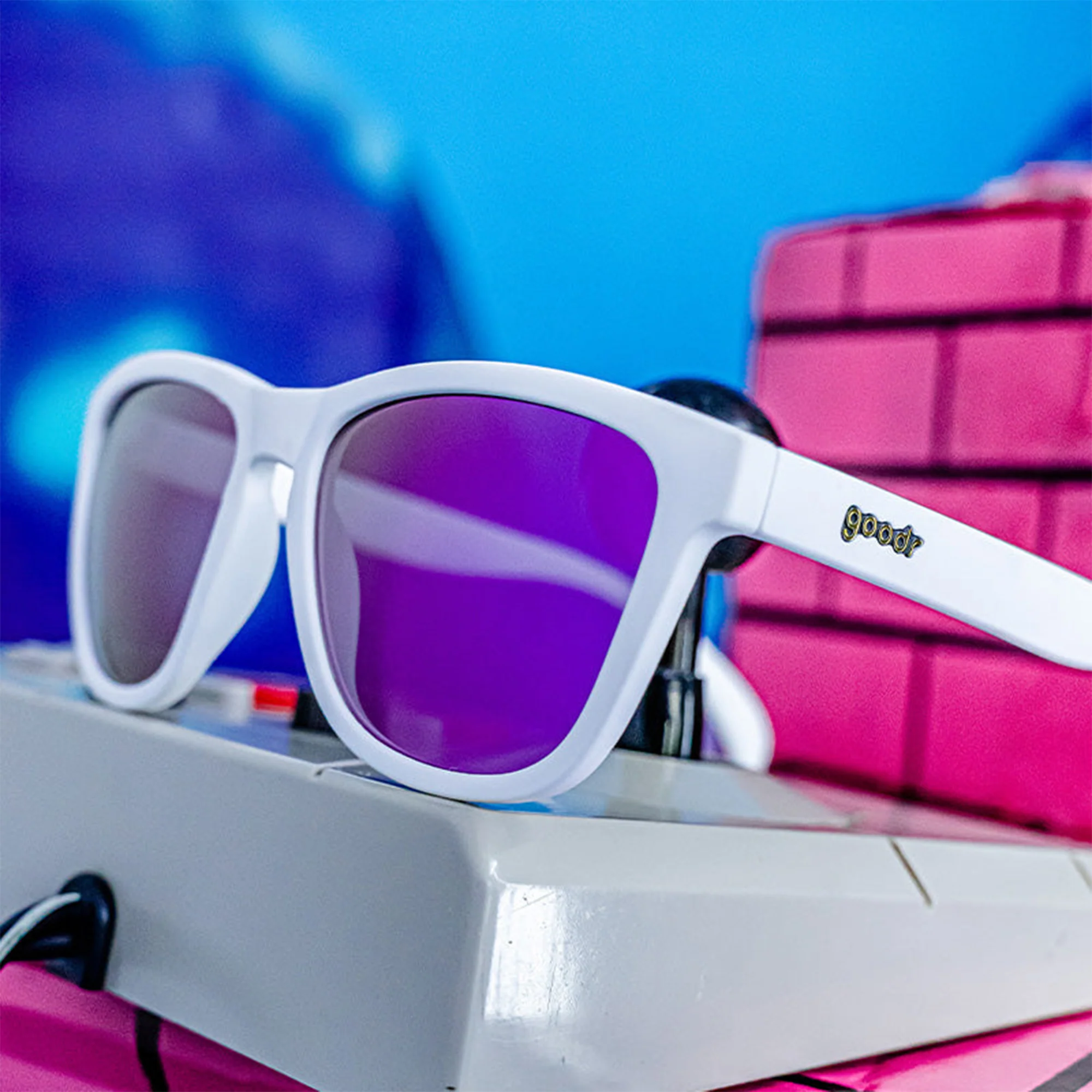Side Scroll Eye Roll Sunglasses - Image 4