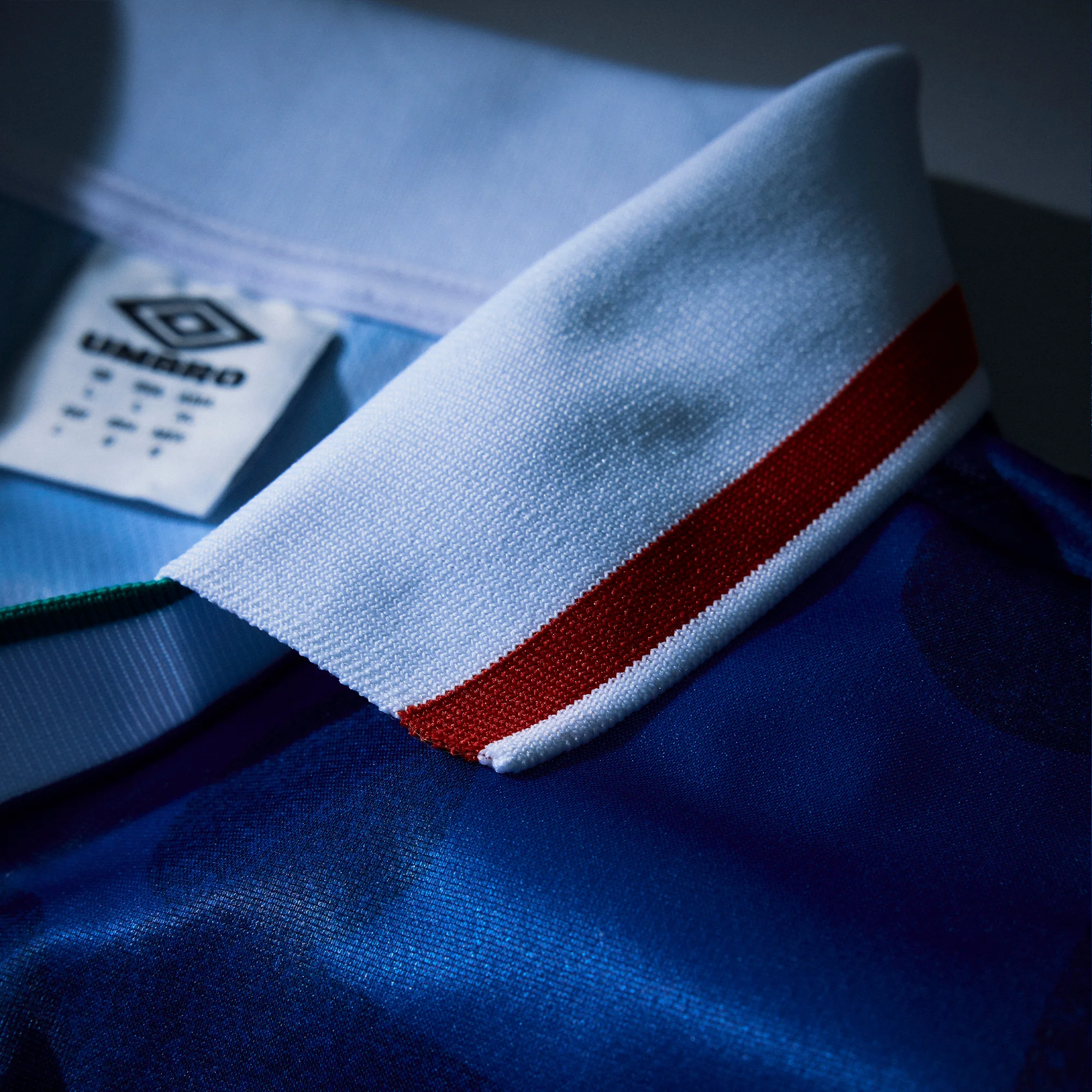 Italy Football Shirt - Image 4